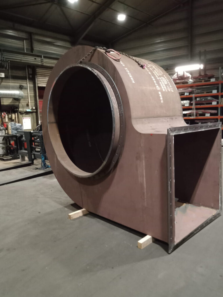 Une installation complète de tuyauterie et de conduits